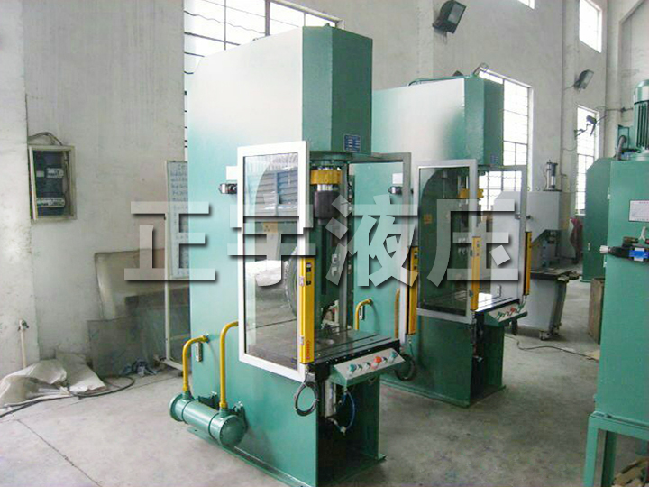 數(shù)控液壓機